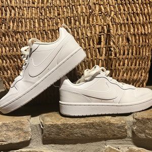 Nike Court Borough Low 2